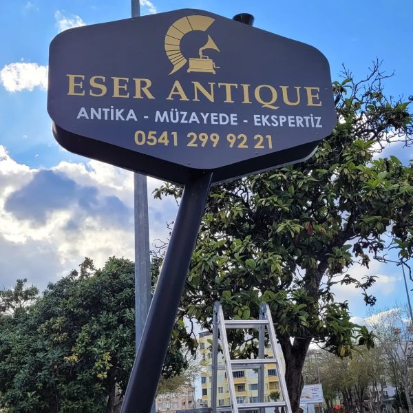 Eser Antique Özel Tasarım Totem Tabela Uygulaması